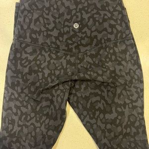 Lululemon leggings size 6- 7/8 length
